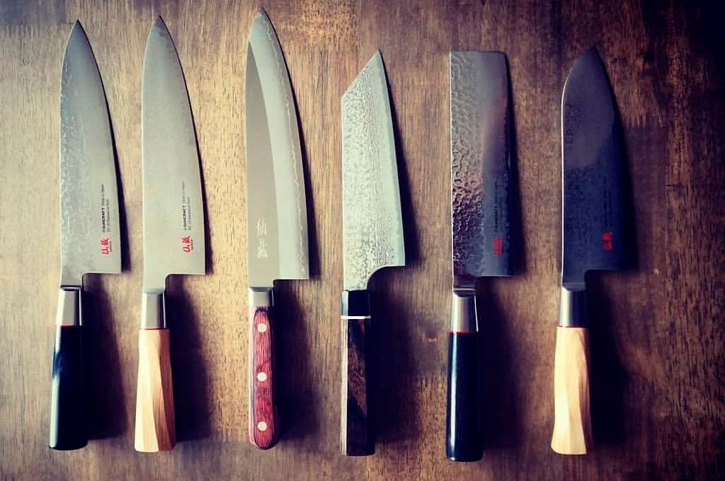 ЯПОНСКИЕ НОЖИ ИЗ ДАМАССКОЙ СТАЛИ