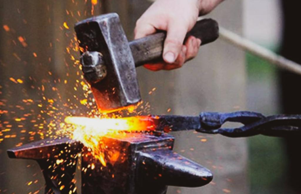 КАК СТАЛЬ ДЕЛАЕТ НОЖ НОЖОМ